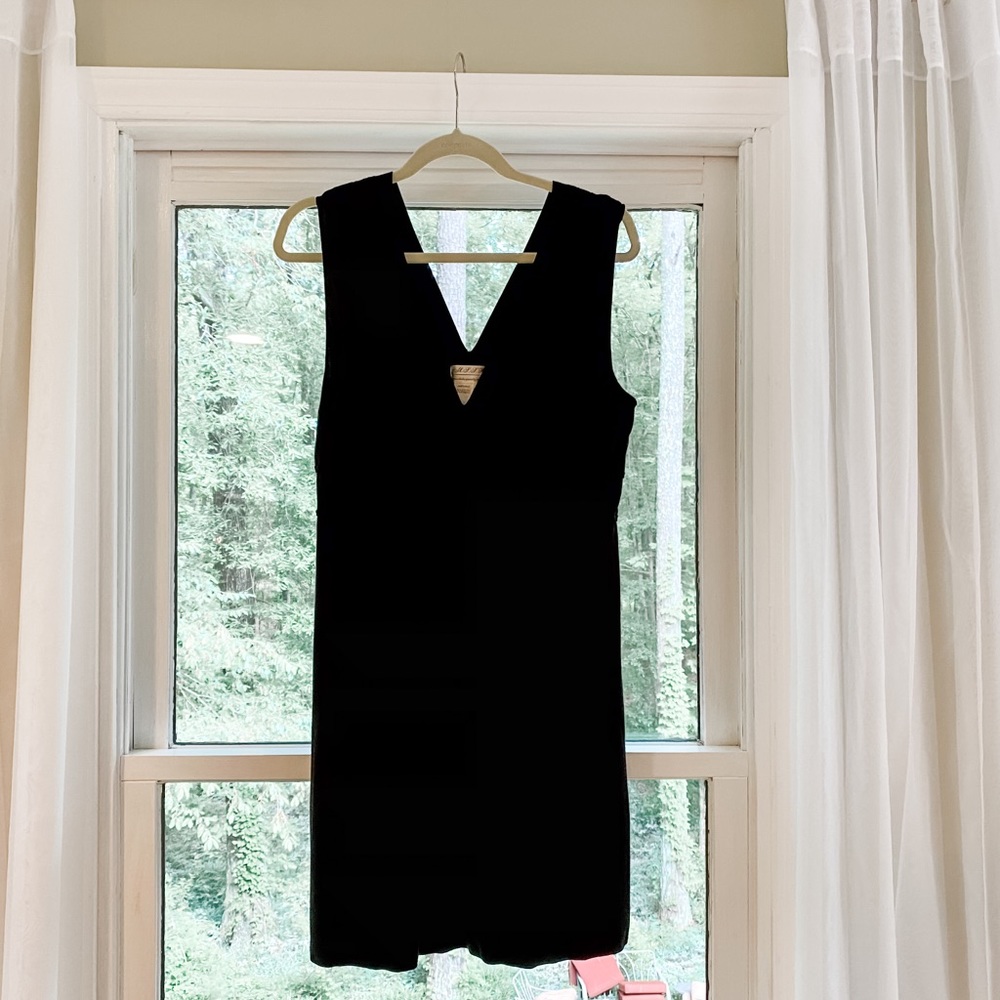 MAX STUDIO SPECIALTY PRODUCTS Black Sleeveless V Neck V Back Empire Waist Dress